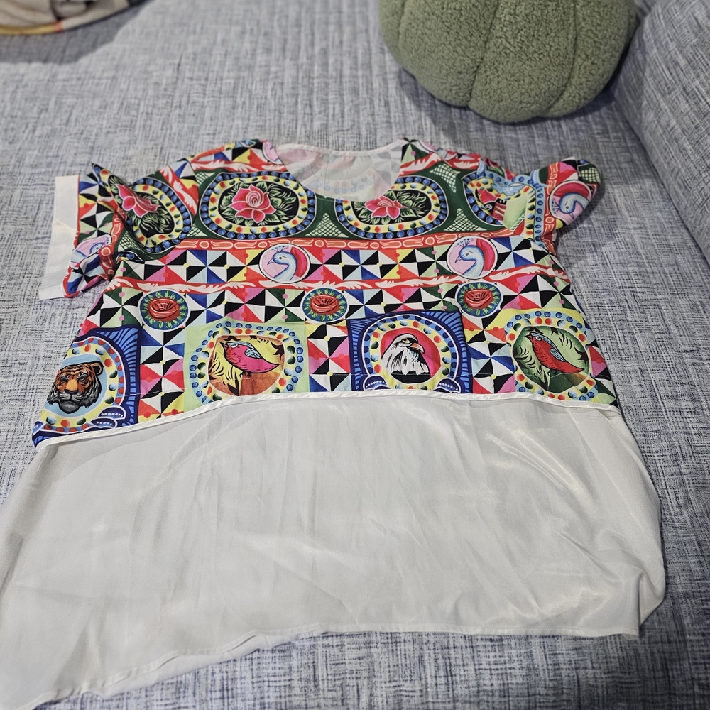 Colorful Geometric Patterned Top - Picture 2 of 2